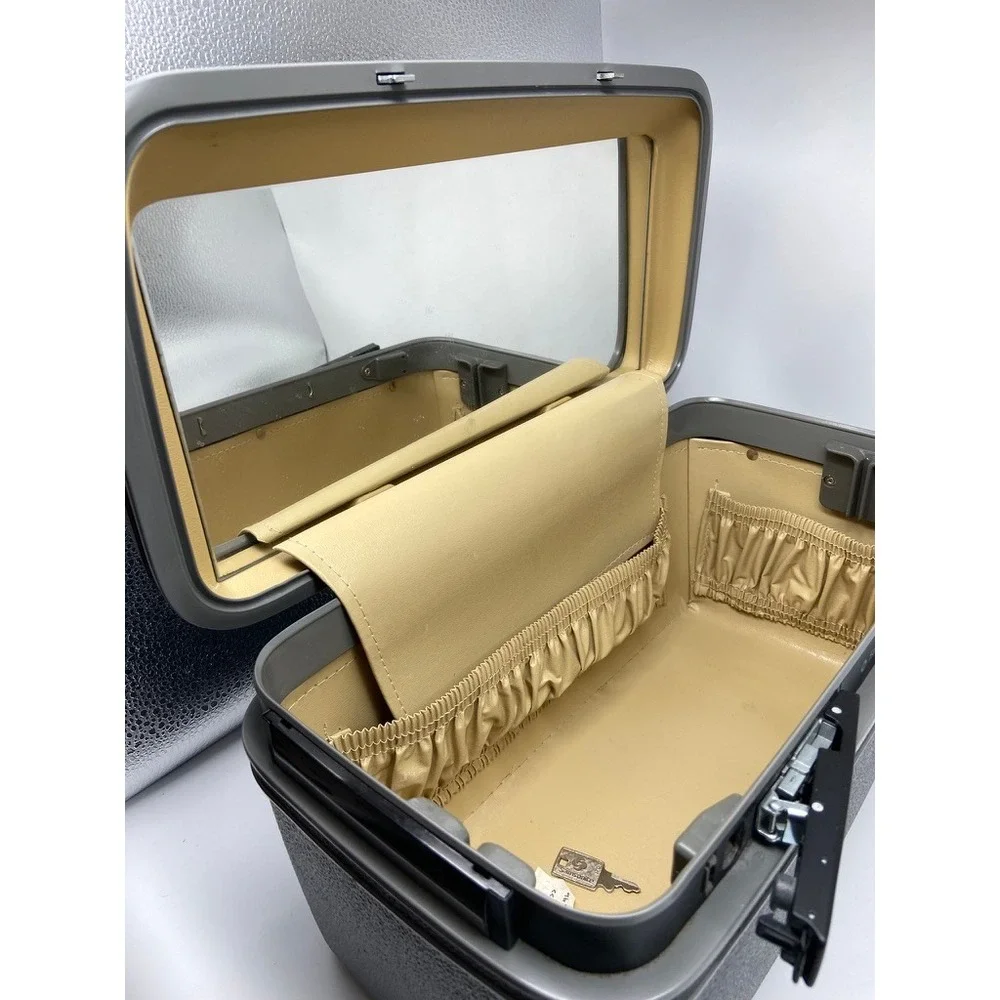VTG Samsonite Train Case Charcoal Gray Hard Shell Vintage Cosmetics Mirror Key